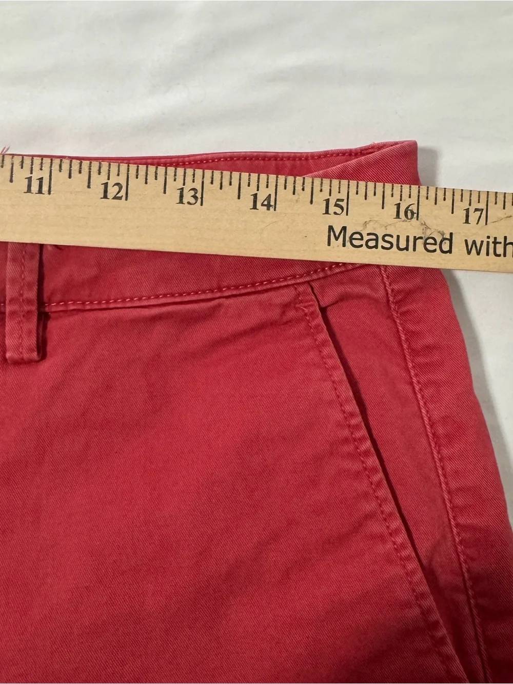 GAP Men’s Size 31 Essential Khaki 10” Inseam Brick Red Flat Front Cotton Shorts